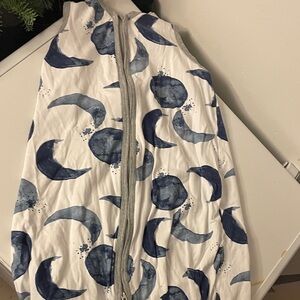 Burt’s Bees Blue and White Moon Patterned Sleep Sack XL 18-24 Months
